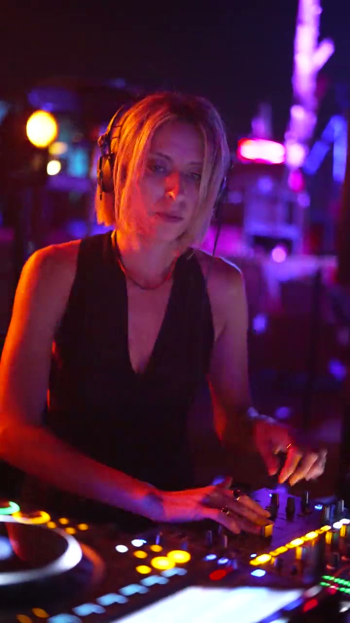 Dance floor clip in Los Cabos