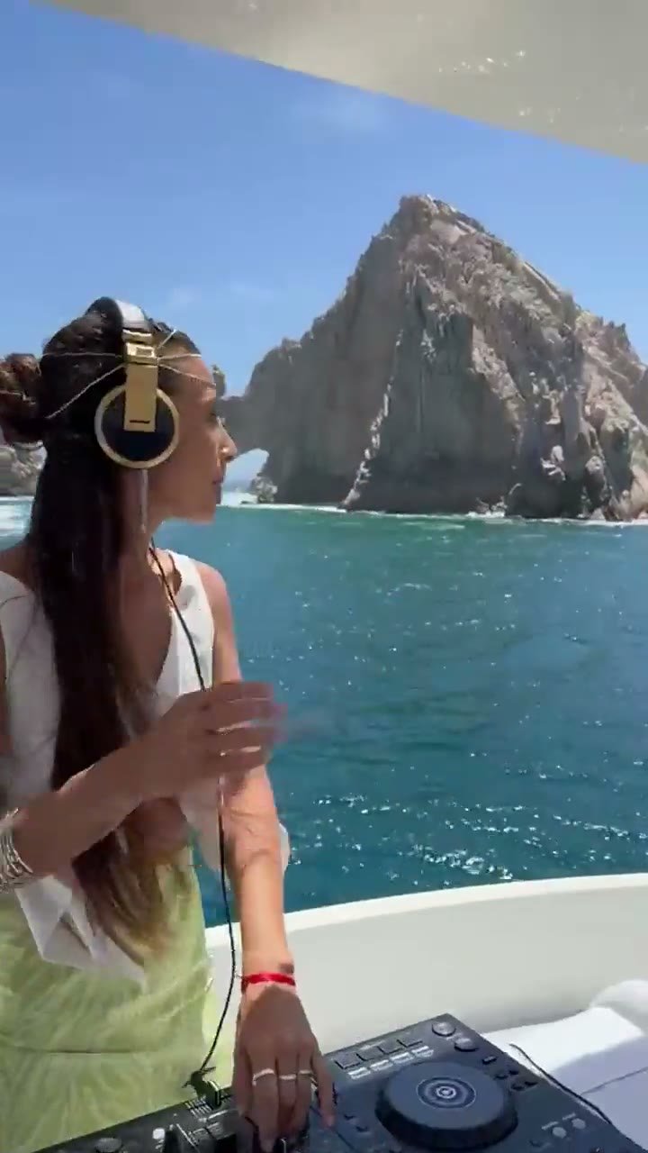 Live set clip in Los Cabos